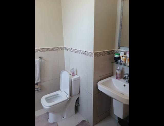 2 BEDROOM APARTMENT FOR SALE IN UMHLANGA RIDGE